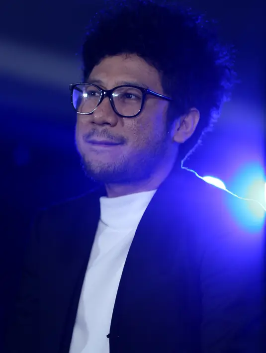 Kunto Aji yakin berbagai cara menjual album fisik bisa dilakukan. Ia menjalankan ini karena percaya industri musik Indonesia tidak akan pernah mati jika memang mau memanfaatkan segala hal, salah satunya teknologi seperti Go-Jek. (Andy Masela/Bintang.com)