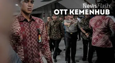 Saat mel;akukan OTT di Kemenhub polisi menyita uang Rp 61 juta dan buku tabungan yang saldonya mencapai Rp 1 miliar. Barang bukti tersebut disita dari lantai 12 kantor Kemenhub.