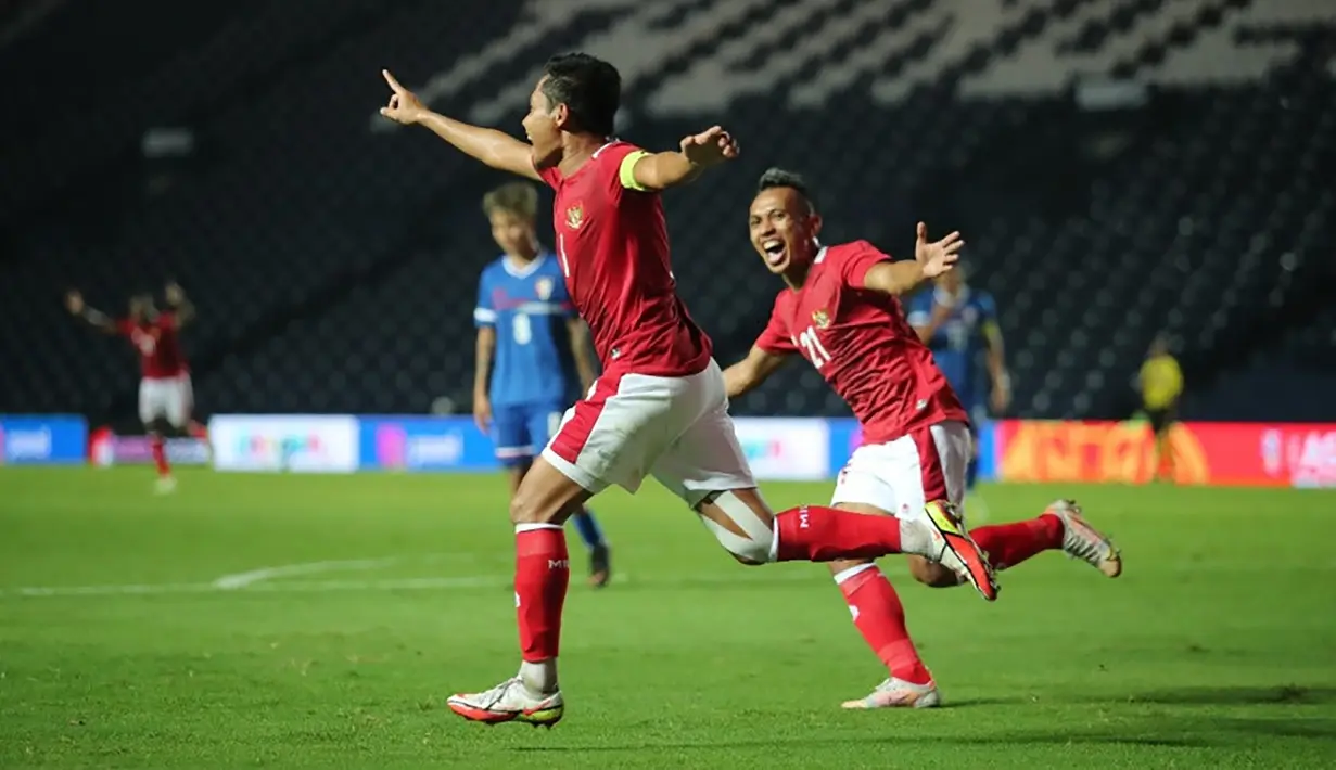 Bersama Timnas Indonesia, ia telah tampil 35 kali dengan torehan 6 gol dan 1 assist sejak debut pada 28 November 2014 di bawah pelatih Alfred Riedl. Piala AFF 2020 nanti merupakan keikutsertaannya yang keempat berturut-turut sejak edisi 2014. (Dok. PSSI)