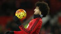 Manchester United's Marouane Fellaini warms up before the game Reuters / Phil Noble