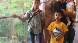 Narji menikah dengan seorang pramugrari dan menikah pada tahun 2008 lalu. Narji dan Widiyanti sudah dikaruniai 3 orang anak laki-laki. (Liputan6.com/IG/@diyanarji)