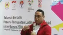 CdM Asian Games 2018 Komjen Pol Syafruddin memberi sambutan saat mengunjungi pelatnas cabor Bridge di Wisma PKBI, Jakarta, Rabu (25/4). Kunjungan tersebut untuk memantau persiapan jelang laga di Asian Games 2018. (Liputan6.com/Arya Manggala)