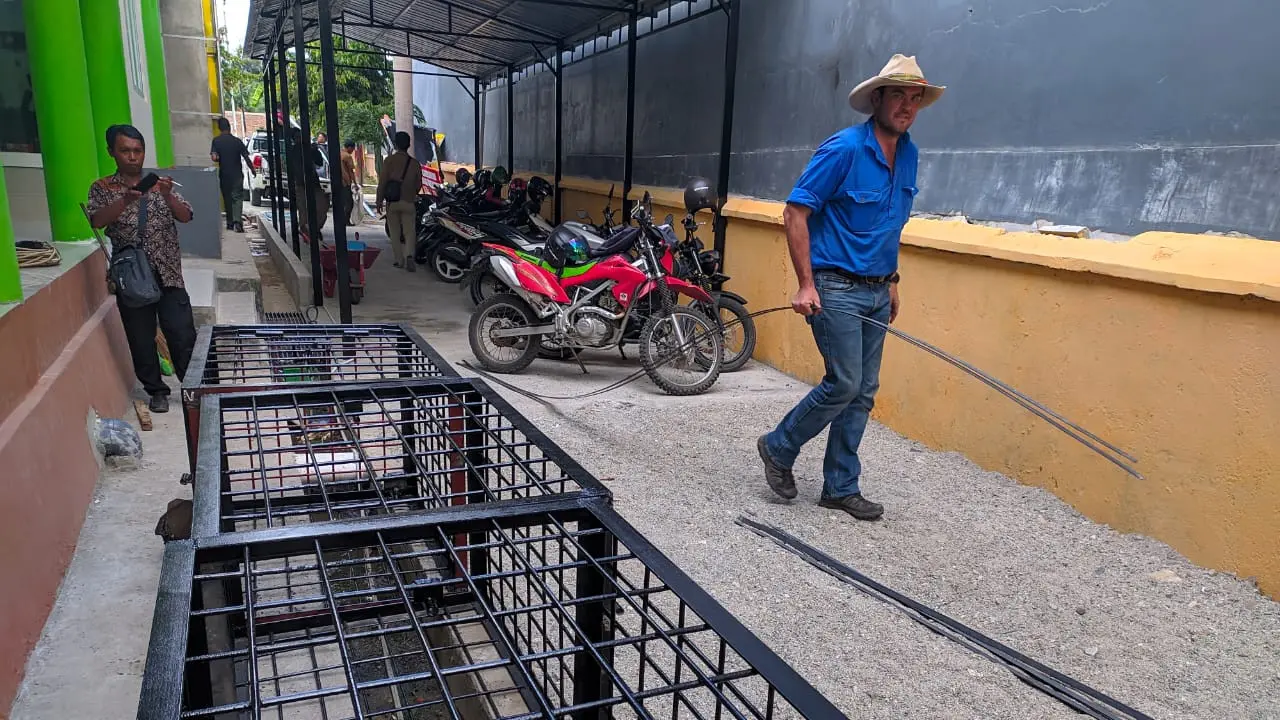 Buaya Berkalung Ban