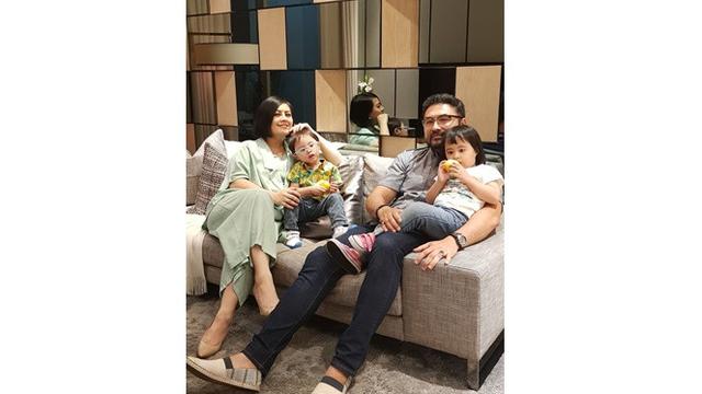 7 Seleb Tanah Air yang Dikaruniai Anak Kembar, Lucu dan Menggemaskan