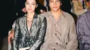 <p>Hadir di show Emporio Armani Spring/Summer 2026, pasangan ini menyuguhkan interpretasi gaya pasangan yang earthy namun tetap edgy dan high fashion. [@littlemisskhan].</p>