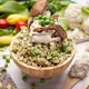 Kandungan serat pada freekeh dapat lebih tinggi dibandingkan beras merah atau quinoa, serta diperkaya protein, zat besi, kalsium, dan seng. [Dok/freepik.com/wirestock]