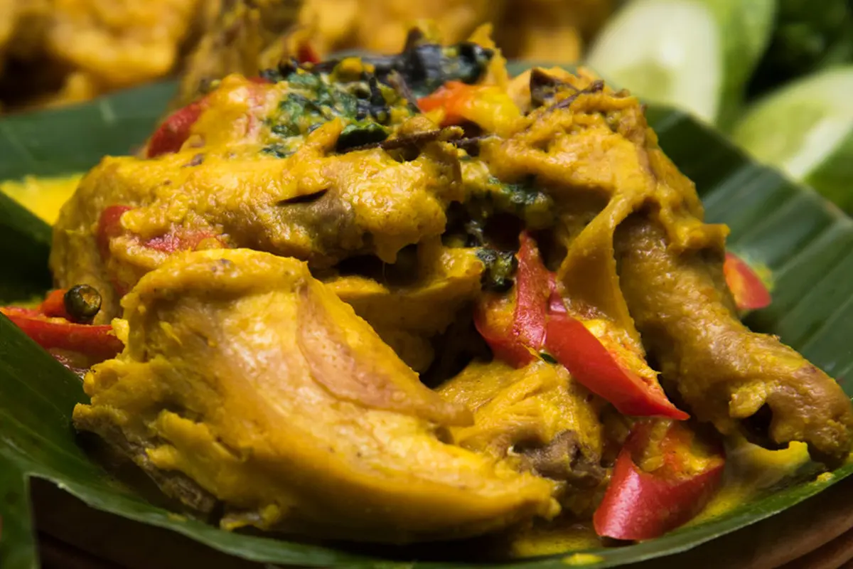 ayam bumbu kuning kemangi