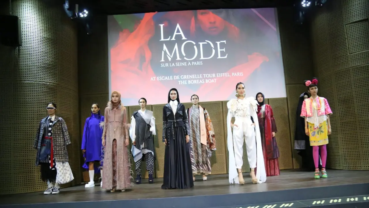 Karya Siswa BBPLK Semarang Diikutsertakan dalam Ajang Fashion Show di Paris