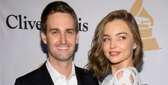 Miranda Kerr kini telah kembali menjadi seorang istri setelah berpisah dengan Orlando Bloom sejak lima tahun lalu. Ia dipersunting CEO Snapchat, Evan  Spiegel pada akhir bulan Mei 2017 lalu. (AFP/Bintang.com)