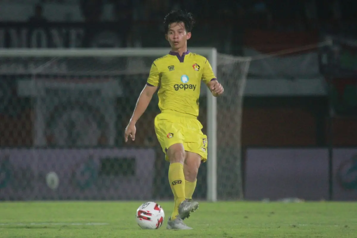 Risna Prahalabenta, Persik Kediri