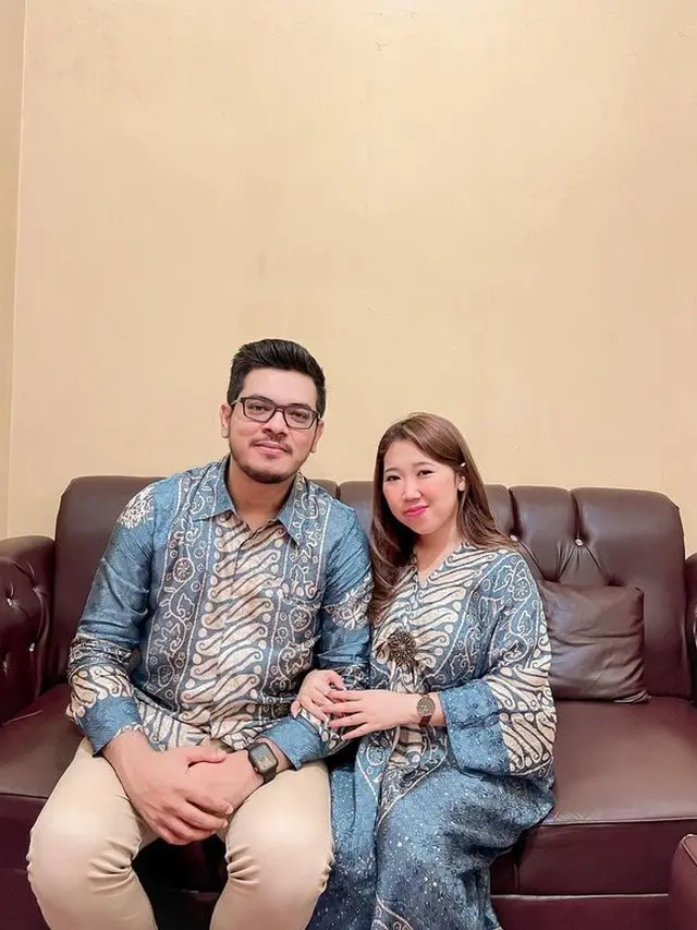 Akui Sudah Putus, Ini 6 Momen Kebersamaan Kiky Saputri dan Agus Priyono
