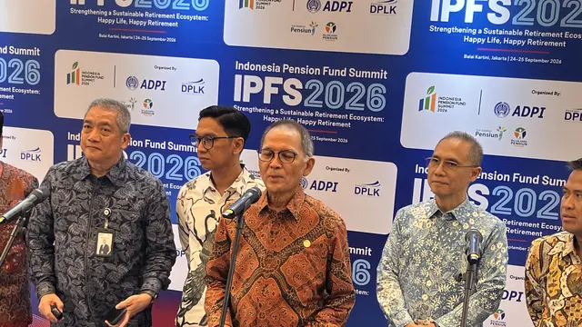 Kepala Eksekutif Pengawas Perasuransian, Penjaminan, dan Dana Pensiun Otoritas Jasa keuangan (OJK) Ogi Prastomiyono, dalam Indonesia Pension Fund Summit di Jakarta, Jumat (25/9/2026). (Liputan6.com/Christian)