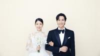 Park Shin Hye kenakan gaun serba putih saat menikah dengan Choi Tae Joon di Seoul, Korea Selatan, Sabtu (22/1/2022) (dok.Instagram/@salt_ent/https://www.instagram.com/p/CZAoaQNvc6X/Komarudin)