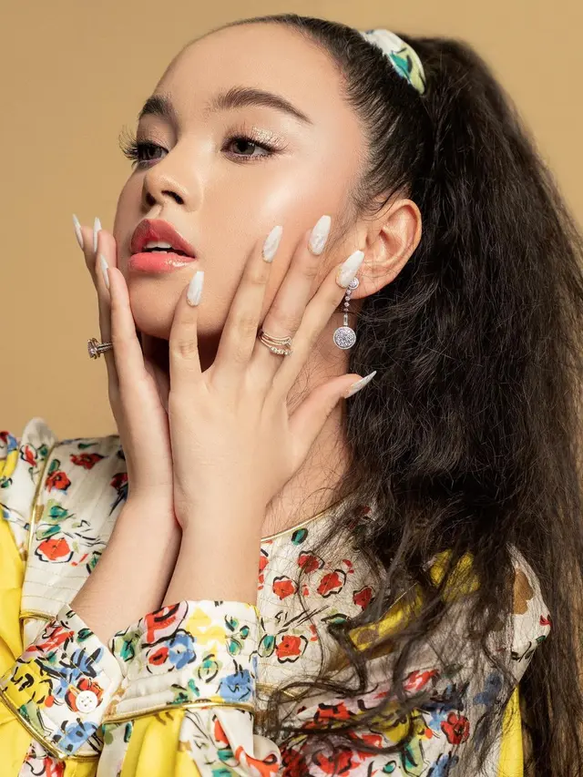 Tampil Fresh, Ini 6 Gaya Lyodra saat Pemotretan dengan Konsep Musim Semi