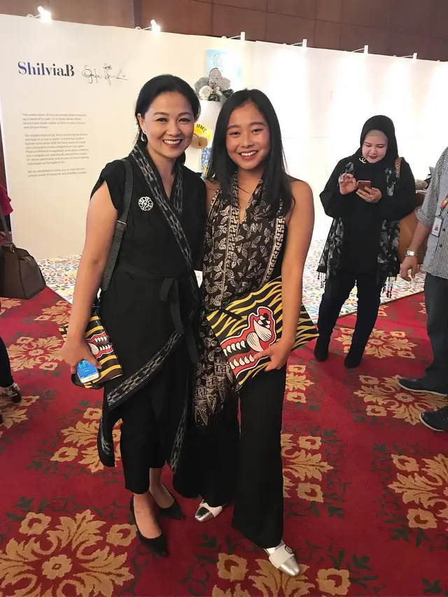 6 Gaya Anggun Dhika Himawan Dibalut Kebaya-Wasra, Calon Istri Brandon Salim yang Dikenal sebagai CEO & Co-Founder Perusahaan