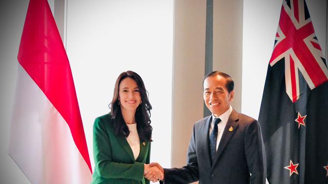 Presiden Joko Widodo atau Jokowi melakukan pertemuan bilateral dengan Perdana Menteri Selandia Baru Jacinda Ardern di Hotel Kimpton Maa-Lai Bangkok Thailand