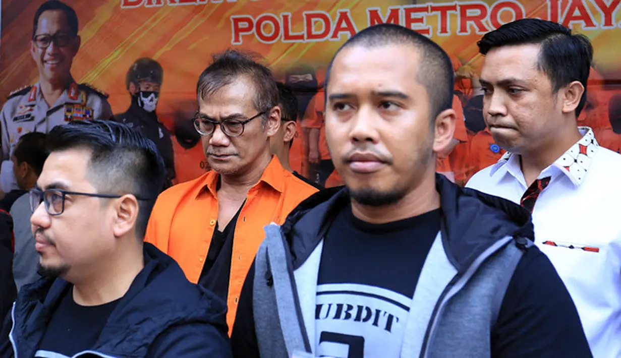 Bintang film The Raid 2: Berandal itu mendapatkan dari seorang perempuan berinisial V pada hari Sabtu tanggal 16 Desember 2017 sebanyak 4 paket dengan harga Rp 1. 300.000. (Deki Prayoga/Bintang.com)