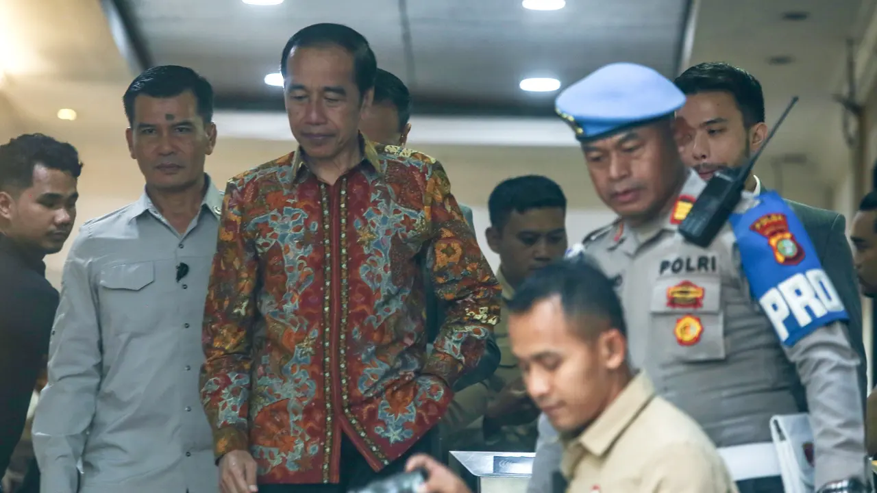 Datangi Polda Metro Jaya, Jokowi Laporkan Tuduhan Ijazah Palsu