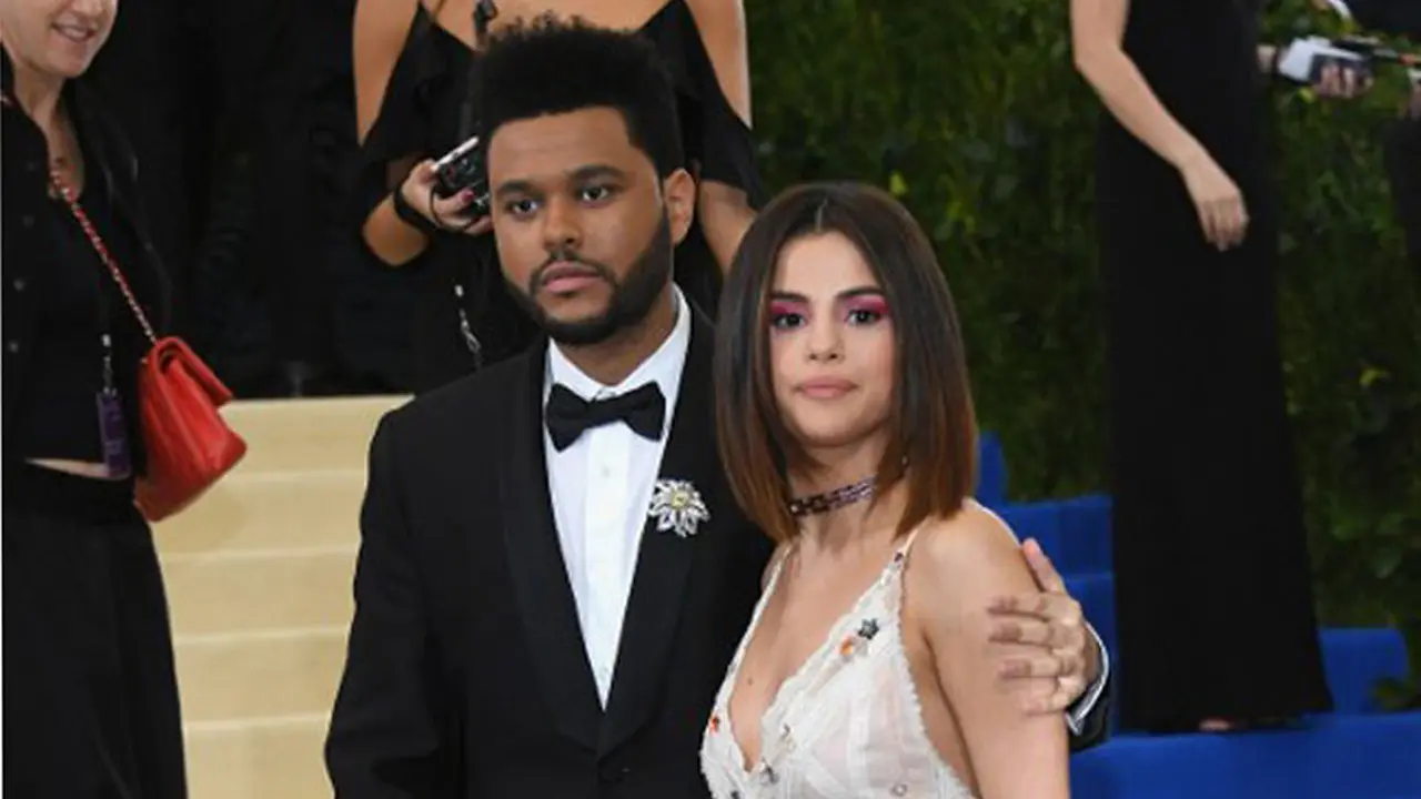 [Bintang] The Weeknd - Selena Gomez
