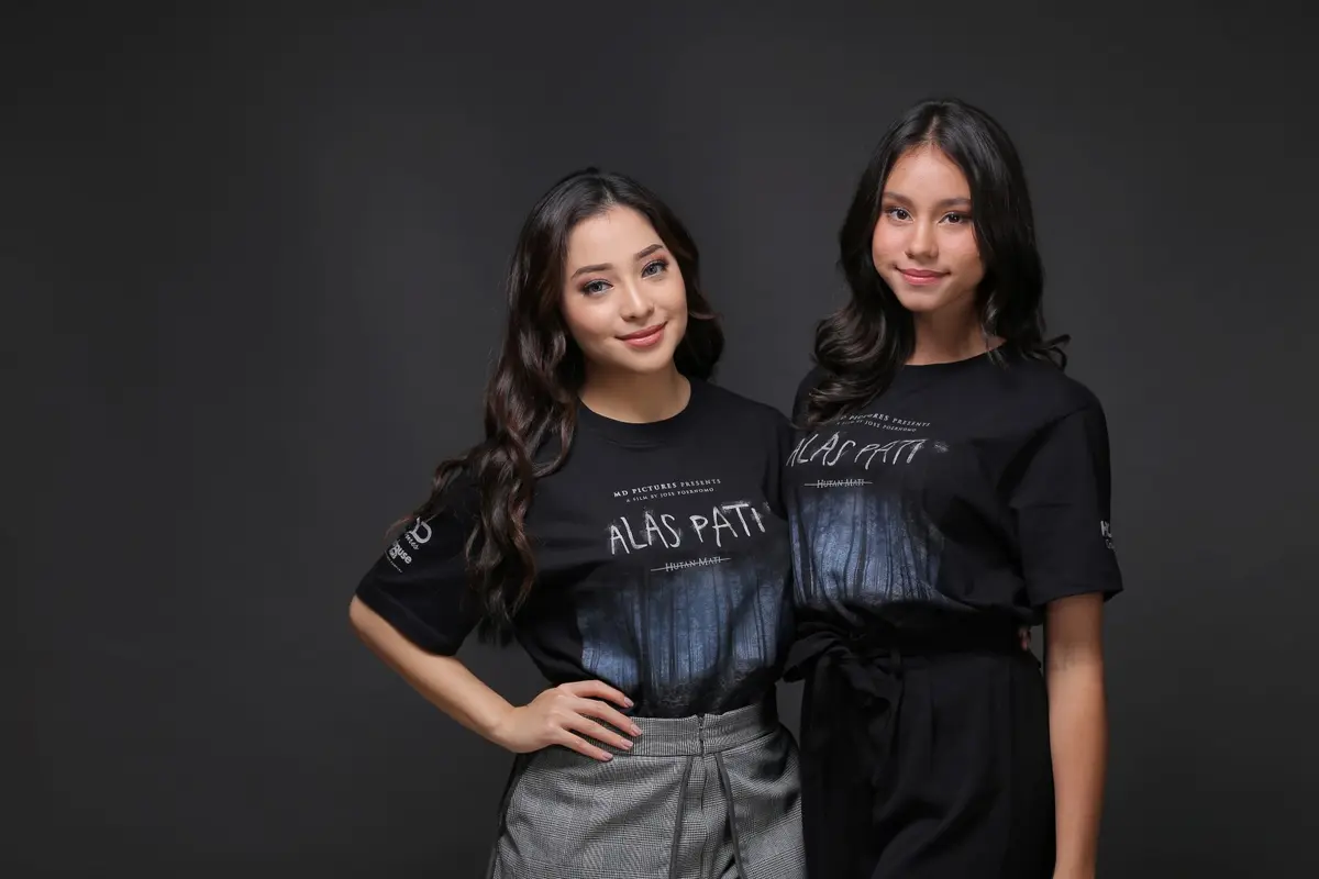 [Bintang] Nikita Willy dan Naomi Paulinda