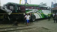 Kecelekaan bus Po Haryanto di perlintasan kereta Cibitung, Bekasi, Jawa Barat. (TMC)