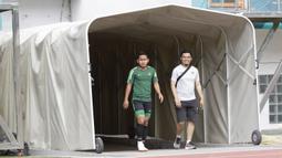 Pemain Timnas Indonesia, Andik Vermansah, bersiap mengikuti latihan di Stadion Wibawa Mukti, Jawa Barat, Sabtu (3/11). Latihan ini persiapan jelang Piala AFF 2018. (Bola.com/M Iqbal Ichsan)