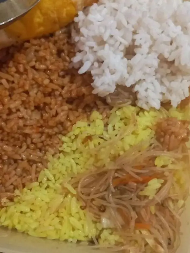 6 Nasi Goreng Topping Nyeleneh Ini Bikin Enggak Napsu Makan