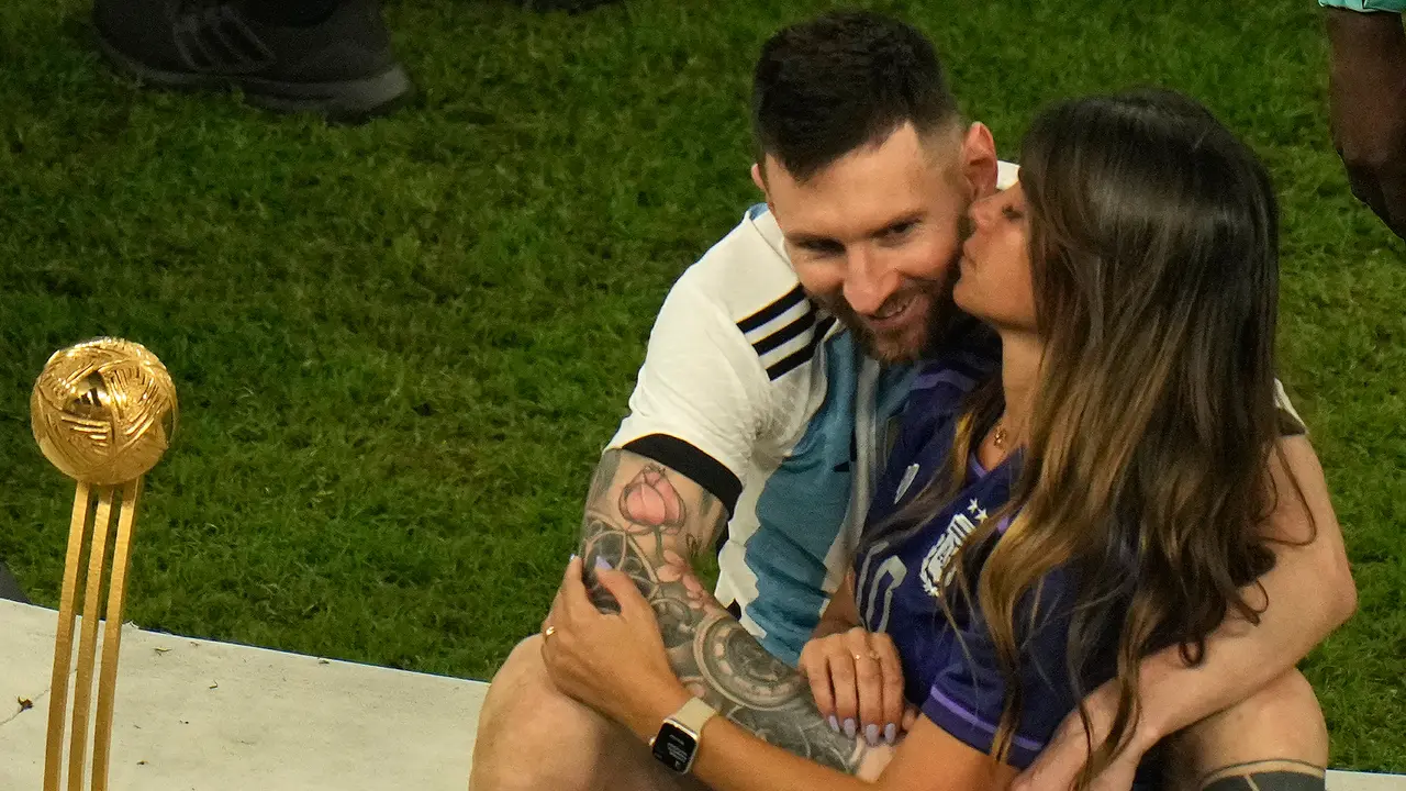 Momen Manis Lionel Messi Bersama Keluarga Usai Argentina Juara Piala Dunia 2022