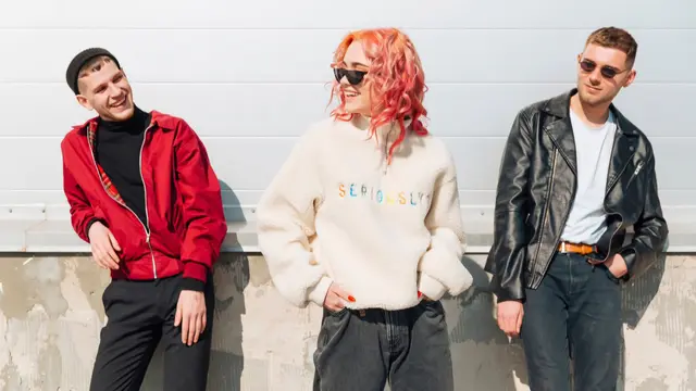 Apa itu Tren Fashion Unisex? Mengapa Unisex Jadi Tren Fashion yang Tak Terhentikan? Ternyata ini Alasannya! (Foto dok : Freepik/freepik)