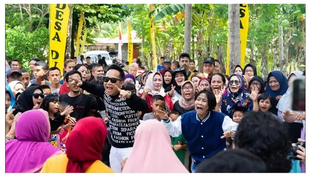 7 Momen Fajar Sad Boy Pulang ke Gorontalo Bareng Denny Cagur, Disambut Heboh