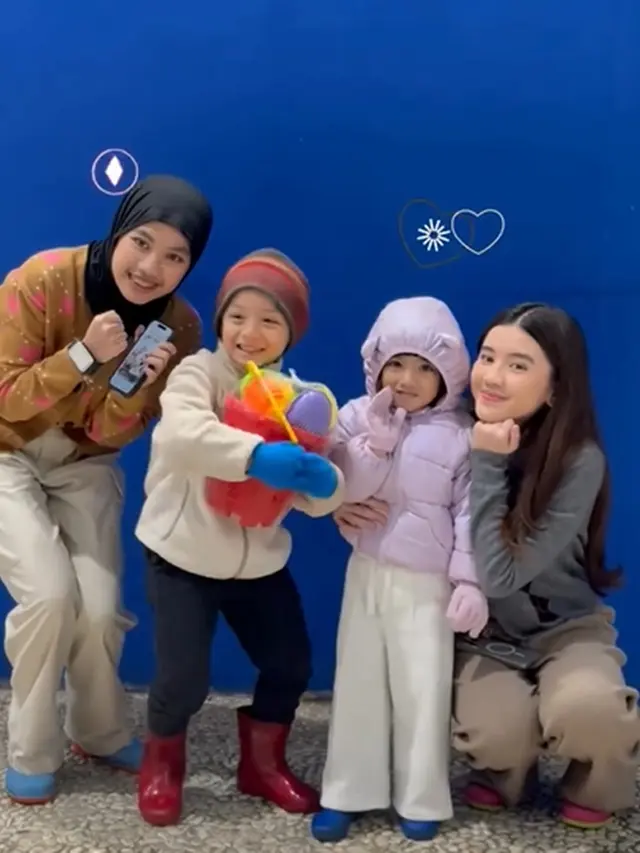 6 Potret Irish Bella Ajak Empat Anaknya Main di Snow World, Akhirnya Kumpul Bareng