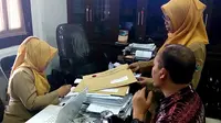 DPC PDIP Kota Malang mengurus PAW untuk empat kadernya di kursi DPRD Kota Malang (Liputan6.com/Zainul Arifin)