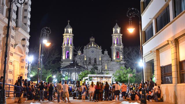 Ilustrasi suasana malam Minggu