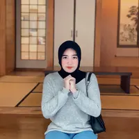 Potret Salmania yang diisukan dekat dengan Teuku Ryan (Sumber: Instagram/@salmaniia.f)