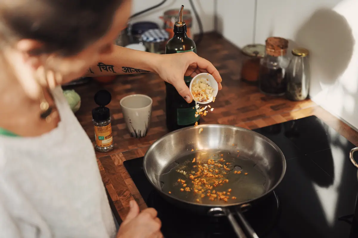 Ilustrasi memasak, masakan pedas