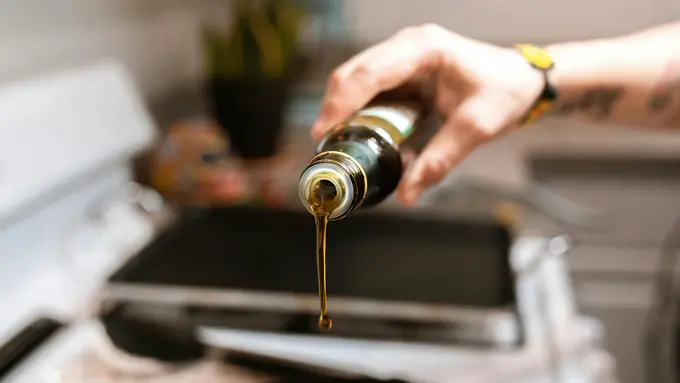 Minyak Goreng//copyright pexels/RDNE Stock project