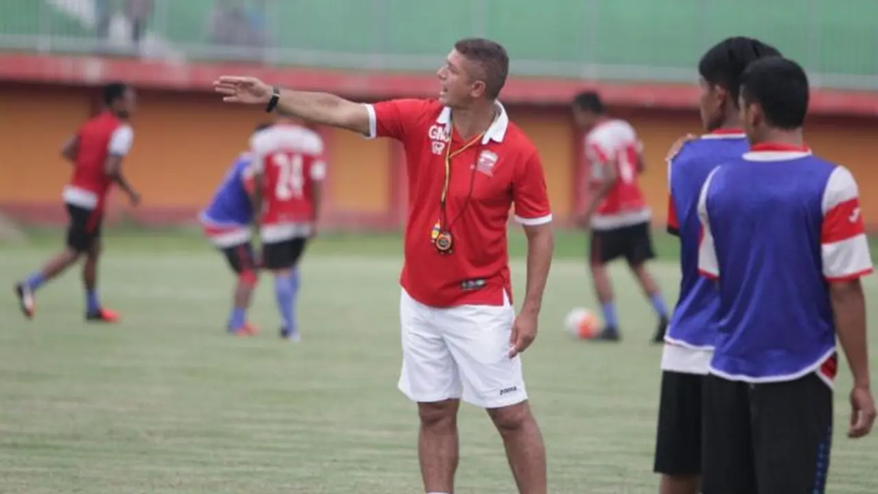 Pelatih Madura United, Gomes de Oliviera 