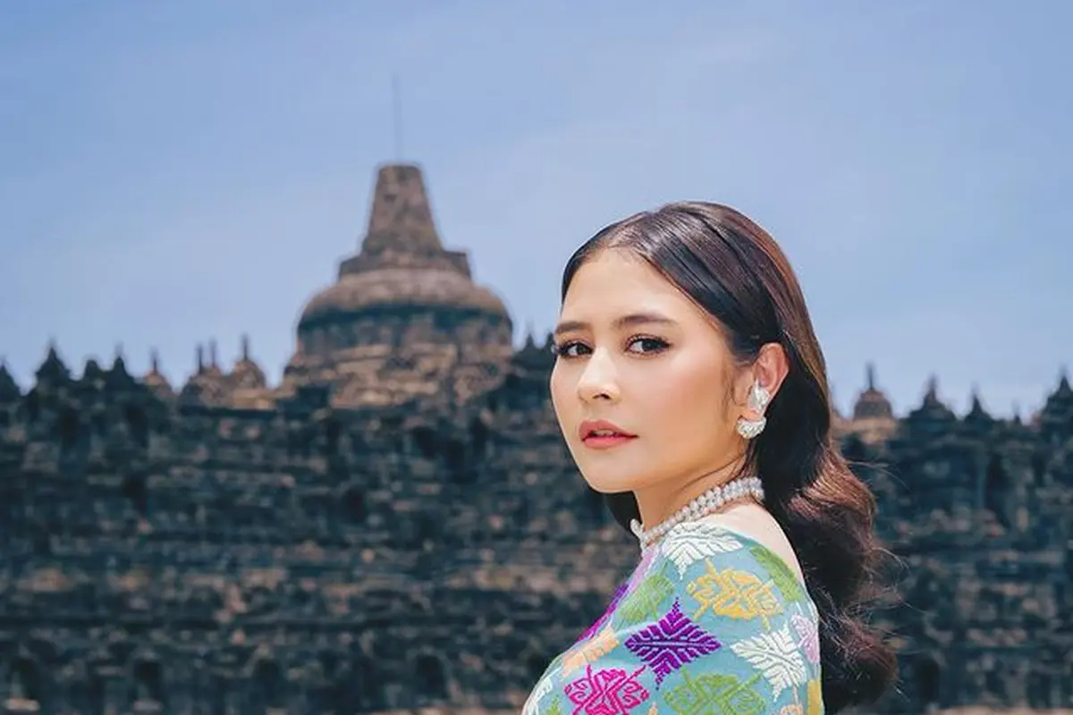 Adu Gaya Prilly Latuconsina dan Shenina Cinnamon dalam Balutan Tenun Warna-Warni di FFI