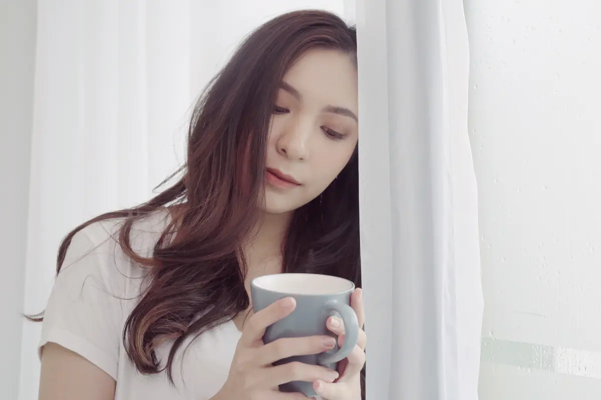 wanita agustus tak bahagia