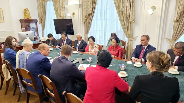 Presiden Kelima RI Megawati Soekarnoputri menemui tim Rusia yang diwakili oleh St.Petersburg University.