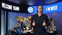 Inter Milan resmi merampungkan transfer Yann Sommer dari Bayern Munchen pada Selasa (8/8/2023) dini hari WIB. (dok. Inter Milan)
