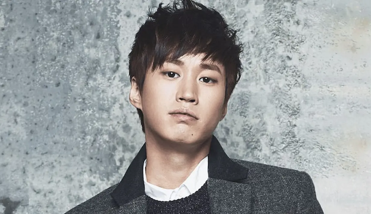 Tablo Epik High memegang gelar Master Sastra Inggris dari Stanford University, Amerika Serikat. Sepanjang masa kuliahnya, ia punya nilai yang sempurna. (Foto: Soompi.com)