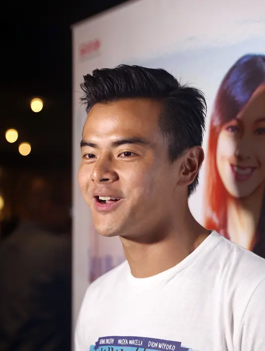 Film yang disutradarai oleh Kemal Pahlevi berceritakan tentang, Abdullah (Dion Wiyoko) adalah anak yang tertukar dengan Takeshi (Kemal Palevi). (Andy Masela/Bintang.com)