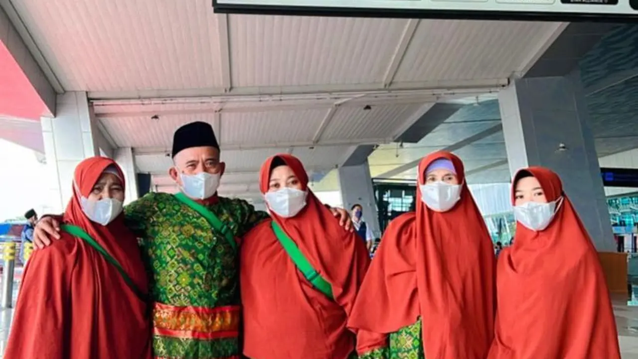 Jalani Ibadah Umrah, Ini Potret Kiky Saputri Kenakan Gamis di Tanah Suci