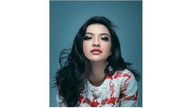 6 Potret Raline Shah dengan Makeup Tebal, Bak Seleb Hollywood