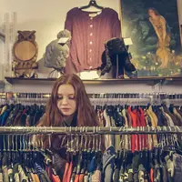 sulit untuk menemukan barang bekas yang benar-benar menakjubkan. Credits: pexels.com by Burst