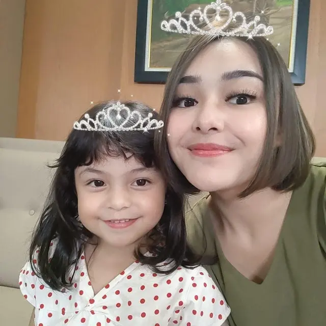 Jadi Ibu dan Anak di Sinetron, Ini 7 Kebersamaan Amanda Manopo dan Fara Shakila
