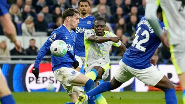 Momen Jeremy Doku mencetak gol di laga Everton vs Manchester City di pekan ke-35 Liga Inggris 2025/2026 di Hill Dickinson Stadium, Selasa (05/5/2026) dini hari WIB.