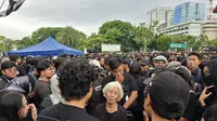 Payung Hitam dan Cerita Seorang Ibu yang Setia Menunggu Janji Negara di Setiap Kamis