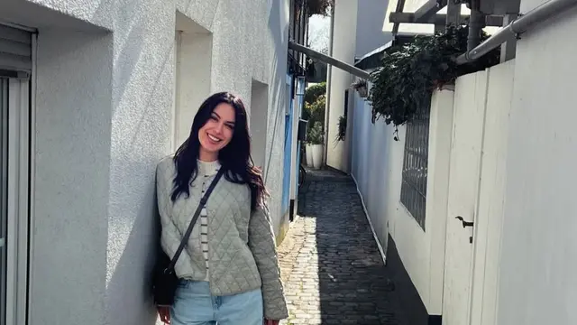 5 Momen Natural Sophia Latjuba di Jerman yang Tetap Bikin Terpesona